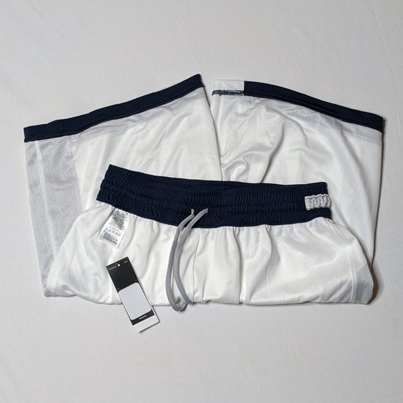 Addidas athletic shorts. - Picture 6 of 7